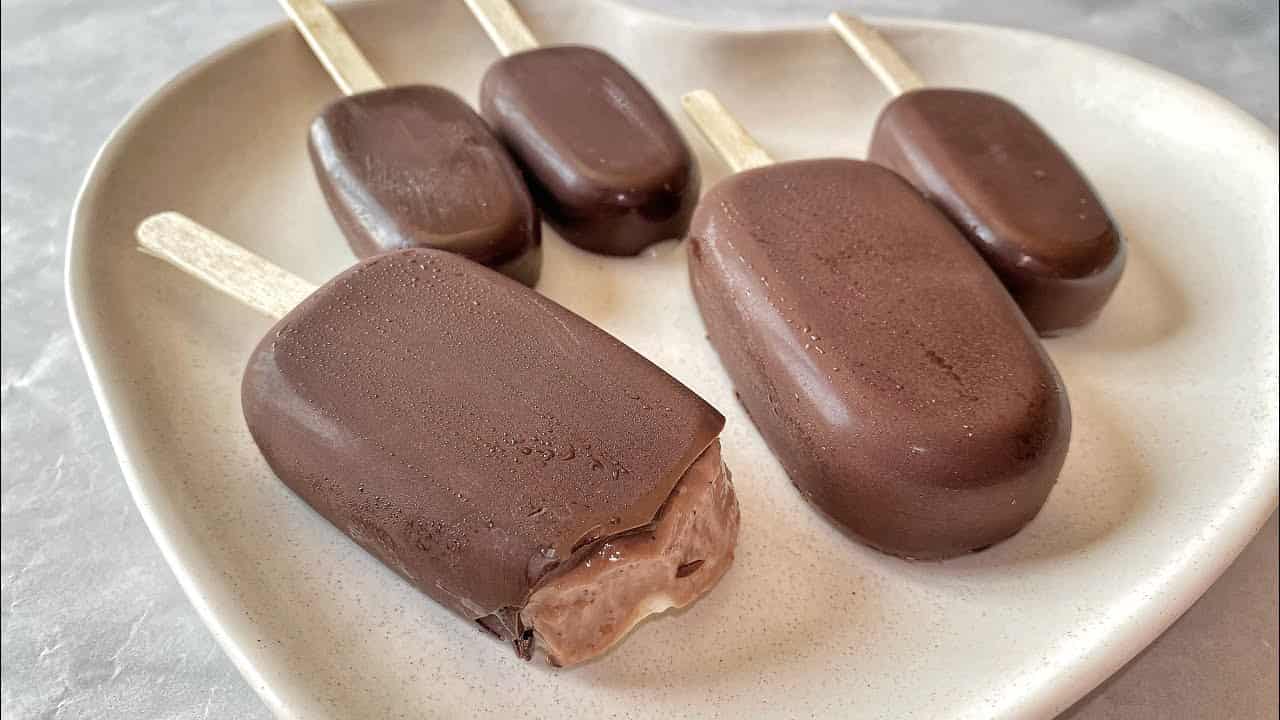 تصویر 3 از بستنی شکلاتی سنتی با بافت نرم و طعم سنتی ناب